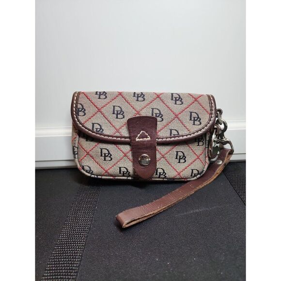 Dooney & Bourke Wristlet - Picture 1 of 3